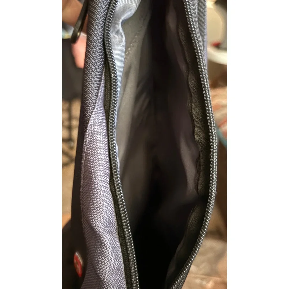 SwissGear Mono Sling Backpack Men's Black Good Crossbody Padded Strap Travel Bag